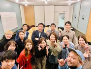普段はリモートワーク中心ですが、定期的にオンライン&オフラインで懇親会を開催しています。