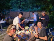 徳島県にあるサテライトオフィスにて。仕事後のBBQの様子。