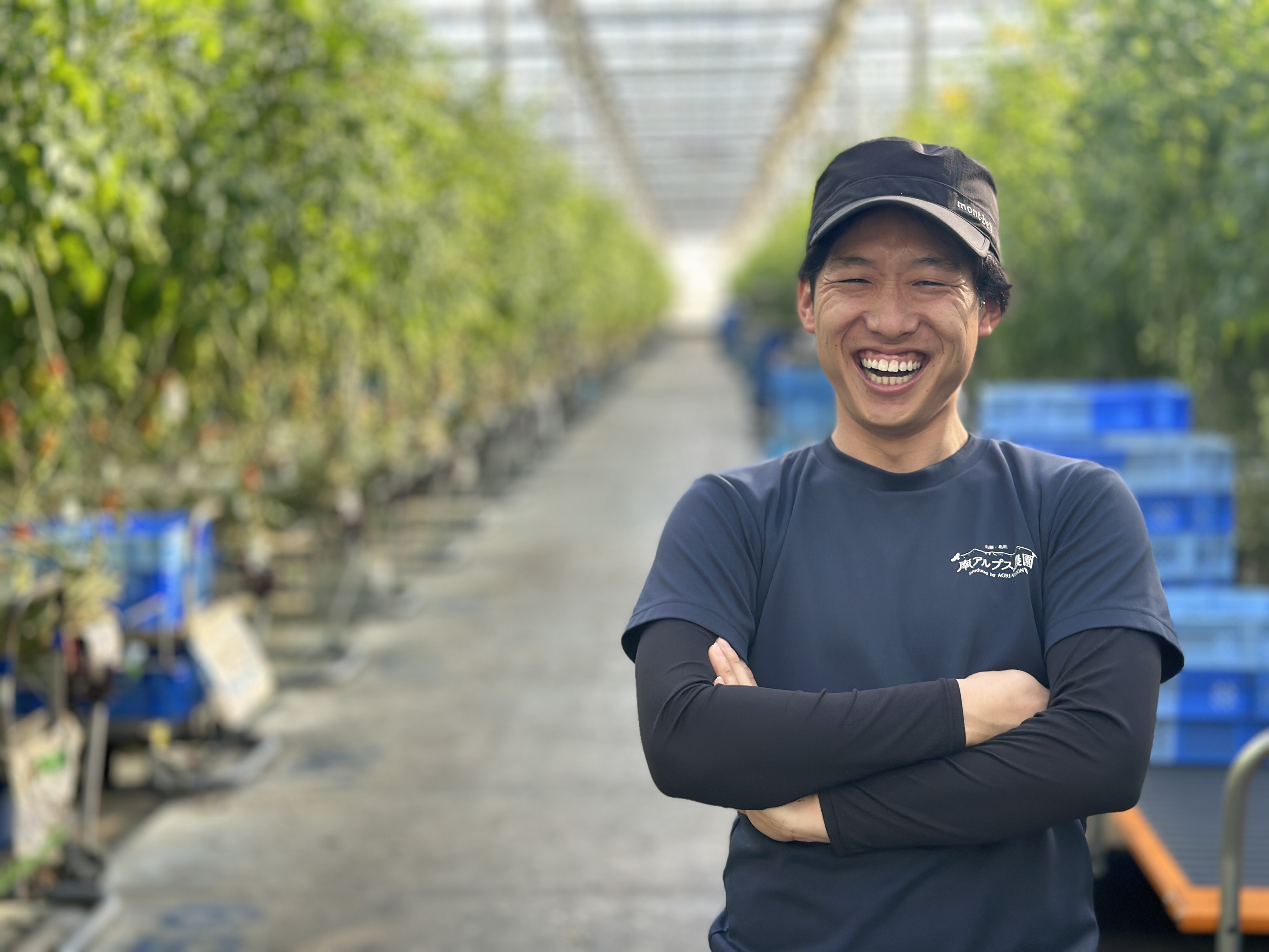 【社員インタビュー Vol.1】銀行営業から“DX農業”へ。ゼロからイチを創る農場長代行の挑戦。