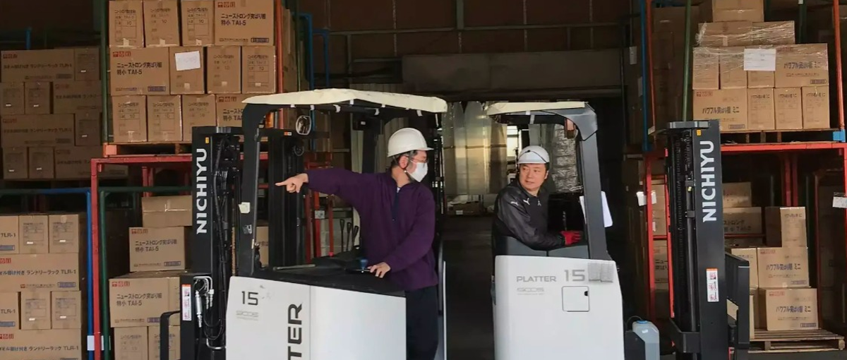 物流センターのリーダー候補！フォークリフト免許を持つ物流現場経験者大歓迎！