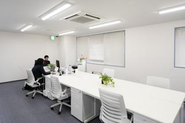 白を基調とした風通しの良いオフィス