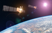 当社が手掛ける精密光学レンズは、人工衛星にも使用され、宇宙の最前線で活躍しています。