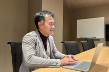 売るよりつなぐ営業へ。接客経験が武器になるIT業界で営業始めてみませんか。