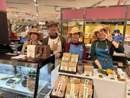 一緒に働く仲間と力を合わせ、お客様を笑顔に、幸せにする努力をし続けます