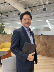 今回募集するコンサルタント職では、ワーカーと企業のマッチングや、ワーカーの業務フォローといった業務を通して、業界全体に副業やフリーランスという新たな選択肢を生み出しながら、"出張整備"という働き方の可能性を広めるという使命があります！