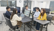 現場で困ったときに、Slackで質問すれば誰かがすぐに返してくれるといった、「わからないことを聞きやすい」風土が根付いています。