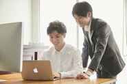 社員の8割が未経験出身の弊社は、先輩社員も未経験出身です！より気持ちに寄り添って教えてくれます☺️