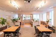 ミートアップ会場の本社オフィス「L-BASE」