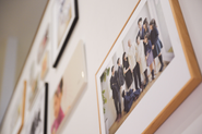 家族写真を中心に「飾れる写真」を社会に広げています。