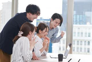 働くすべての人々が健康で、いきいきとした毎日を送れること。その先に、企業の成長、そして日本社会の活性化という未来を見据えています。