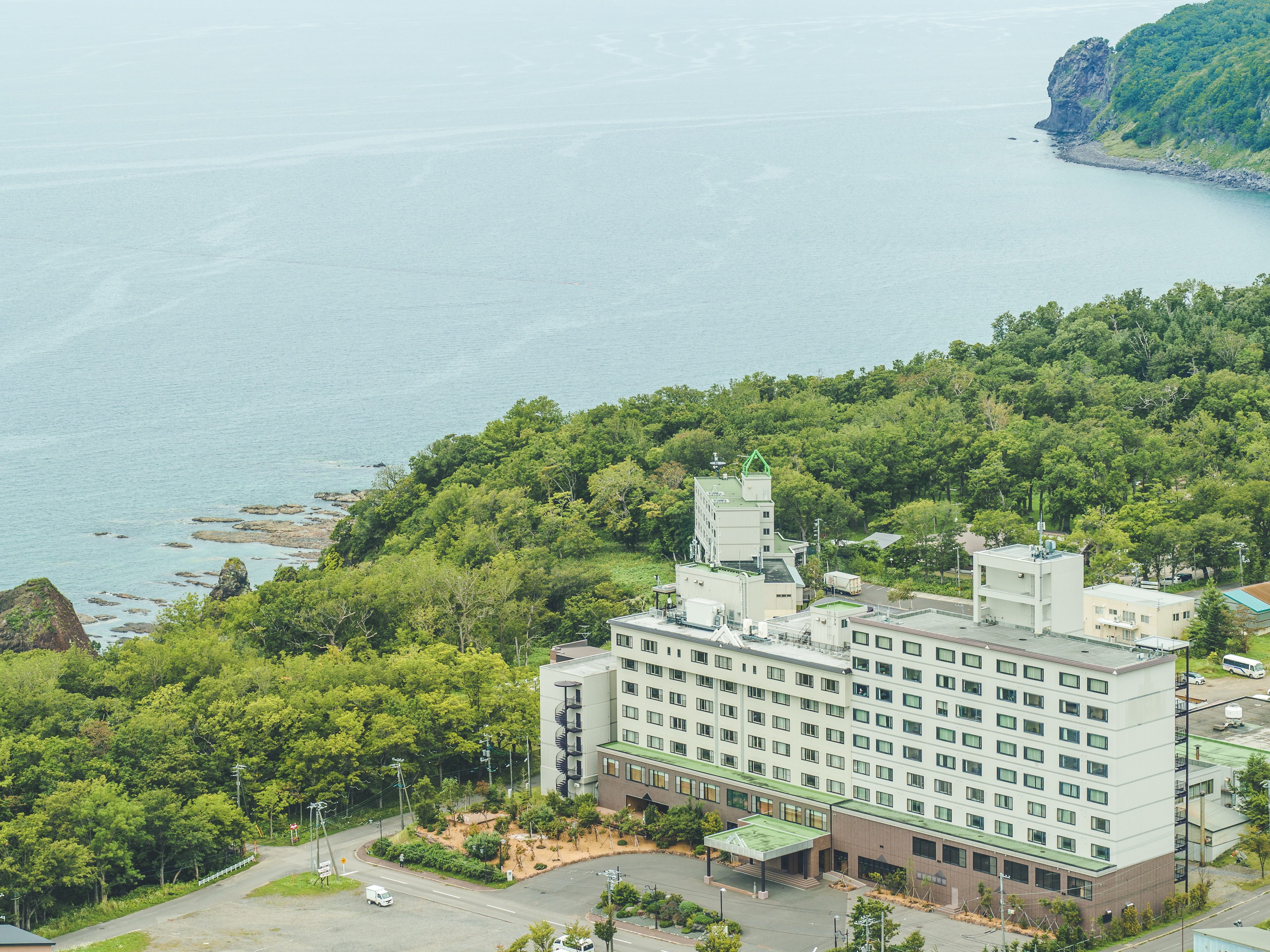 ホテル業界の仕事はAIに代替されない？──その理由を解説します