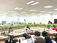 ★今年にオープンした明るい開放的なオフィス