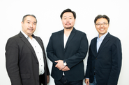 代表を一とする創業メンバー3人はエンジニア出身。メンバーともフラットに議論し、より良い会社を目指しています。