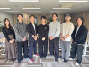 HIDANEには、多彩なバックグラウンドを持つ優秀なメンバーが集結しています！代表はビズリーチや楽天で実績を残し、数々の表彰を受賞。事業部長陣も電通デジタルやNTTドコモ出身者が名を連ねます。さらに、数万フォロワーのインフルエンサーや大規模メディアの立ち上げ経験者など、多様な人材が活躍中です。単に優秀なだけでなく、利他的で仲間意識が強く、互いを自分ごとのように考え、具体的なフィードバックを贈り合うことで、共に圧倒的な成長を実現できる環境がここにはあります！