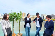 オフィスにからすぐに出れるバルコニーは、メンバーの憩いの場となっています♪
