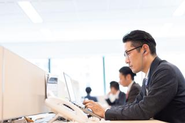訪問商談はほとんどなく、9割以上がオンライン商談になります。訪問がNGという訳ではないですが、無駄に時間をかけずに業績を最大化していくためには、オンライン商談が最適であると考えています。