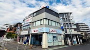 西武池袋線・新宿線所沢駅東口から徒歩2分の立地にある本社
