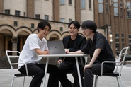 東京大学大学院 情報理工学系研究科の3名が創業しました。