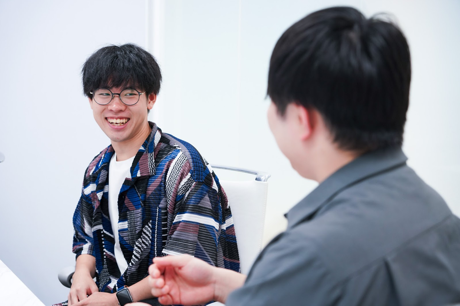 新卒ウェブ／アプリエンジニアにインタビュー。2025年度の研修を