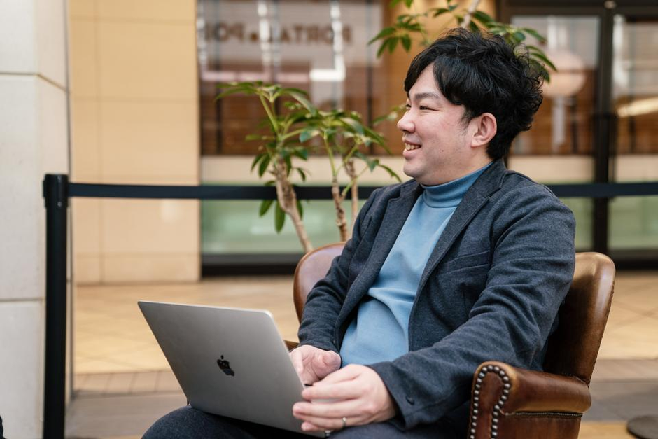 コミュニケーション能力の塊・鈴木亮が挑む人材育成とコミュニティ運営