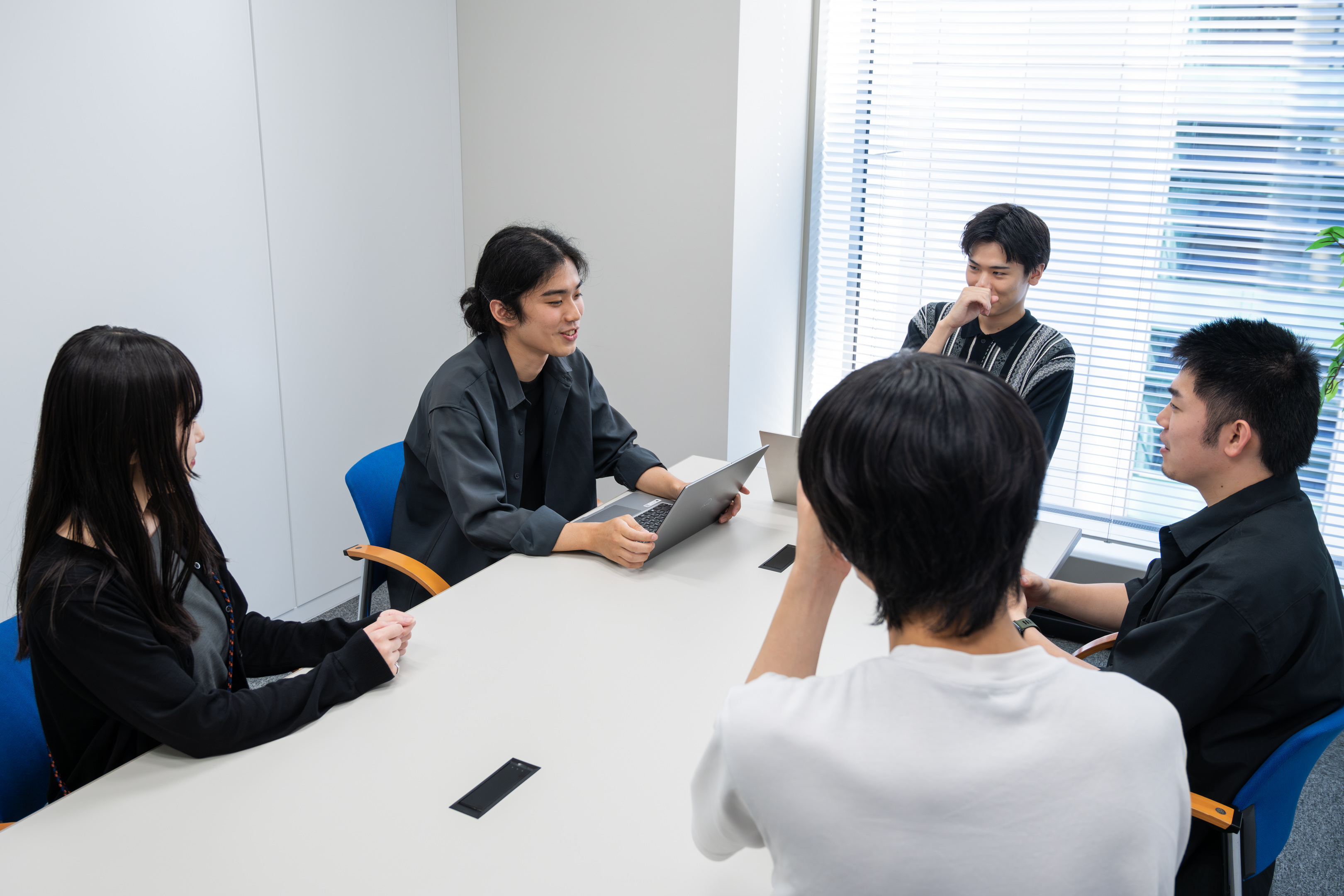 【新卒座談会】入社1年目の若手に聞いた！スクリプトは○○だから働きやすい