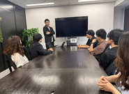 経験豊富な幹部陣からの直接のフィードバックが、若手の成長スピードを加速させます。成功も失敗もチームで共有し、全員の糧にしていきます