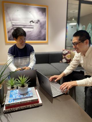 ビジネスチームと開発チームは頻繁にコミュニケーションを取りプロダクトの改善に努めています