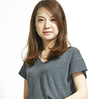 手塚 奈保さんのプロフィール