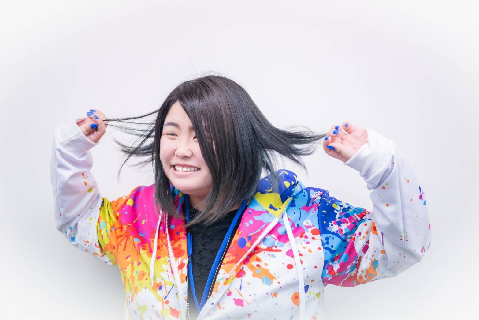 秋山 知里