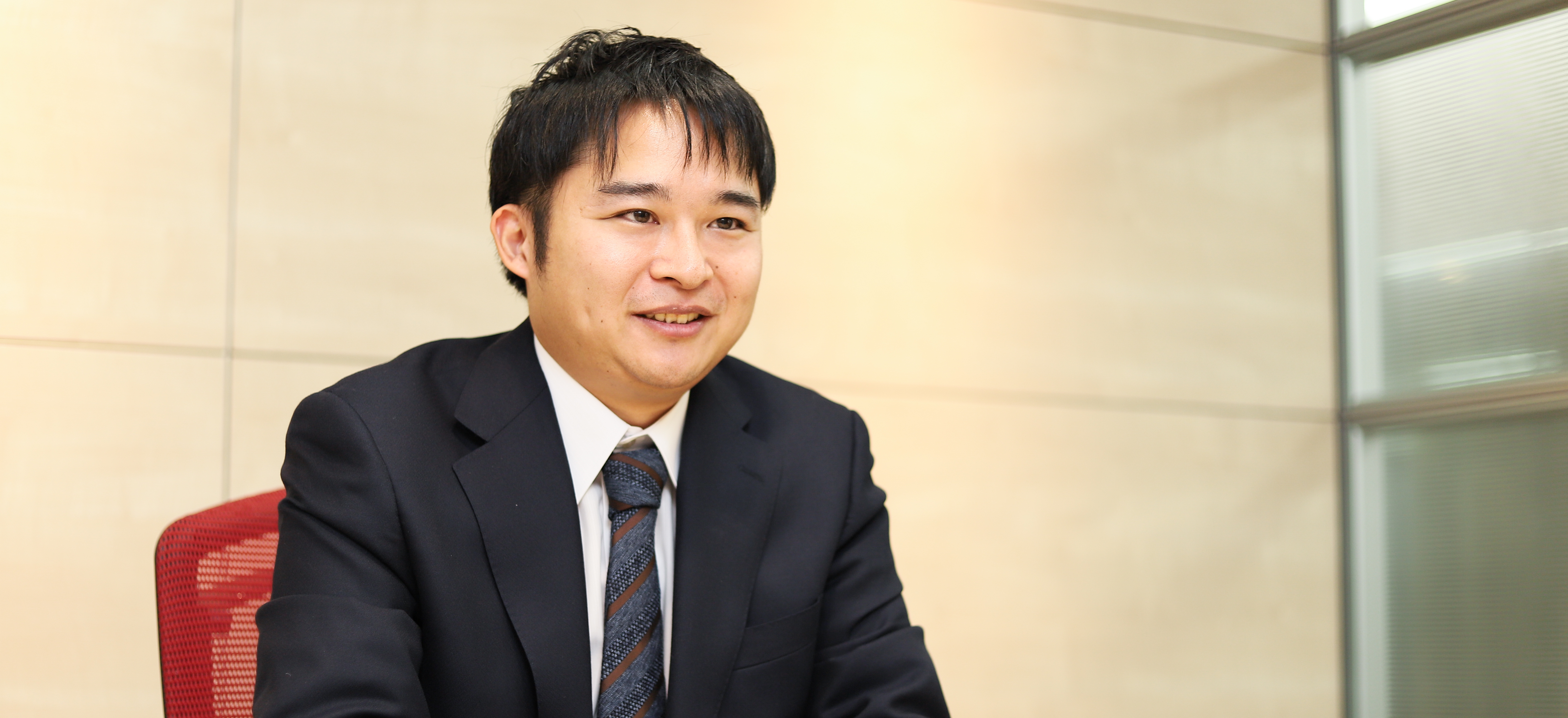 異色の海外経験を糧に、お客さまとJBAをつなぐ一流コンサルタントをめざす