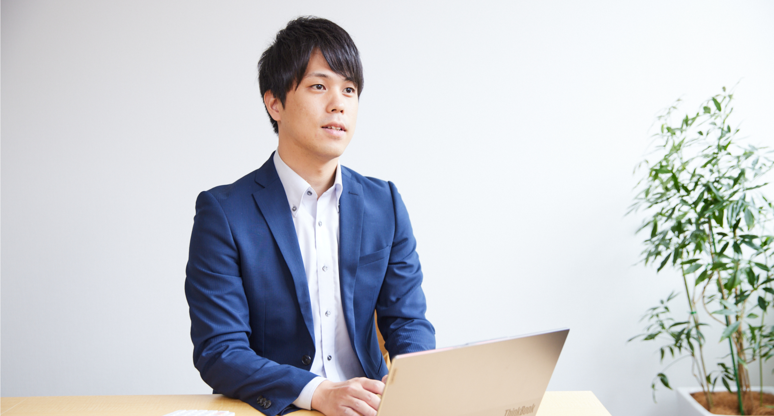 経営支援部の成松くんのインタビュー動画をつくってみた件