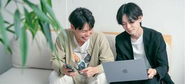 オープンでフレキシブルなオフィス。プロジェクトに合わせて自由に着席。