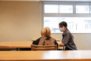 患者さんの人生の物語を聞き、一緒に悩める人に。そんな姿勢を大切にできるスタッフを育てるための、独自の取り組みも行っています。
