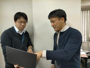 先輩が後輩を教える、ときには後輩が先輩に教える、なんてことも日常茶飯事。ひとりひとりがエンジニアとして活躍できるようなオープンな環境です。