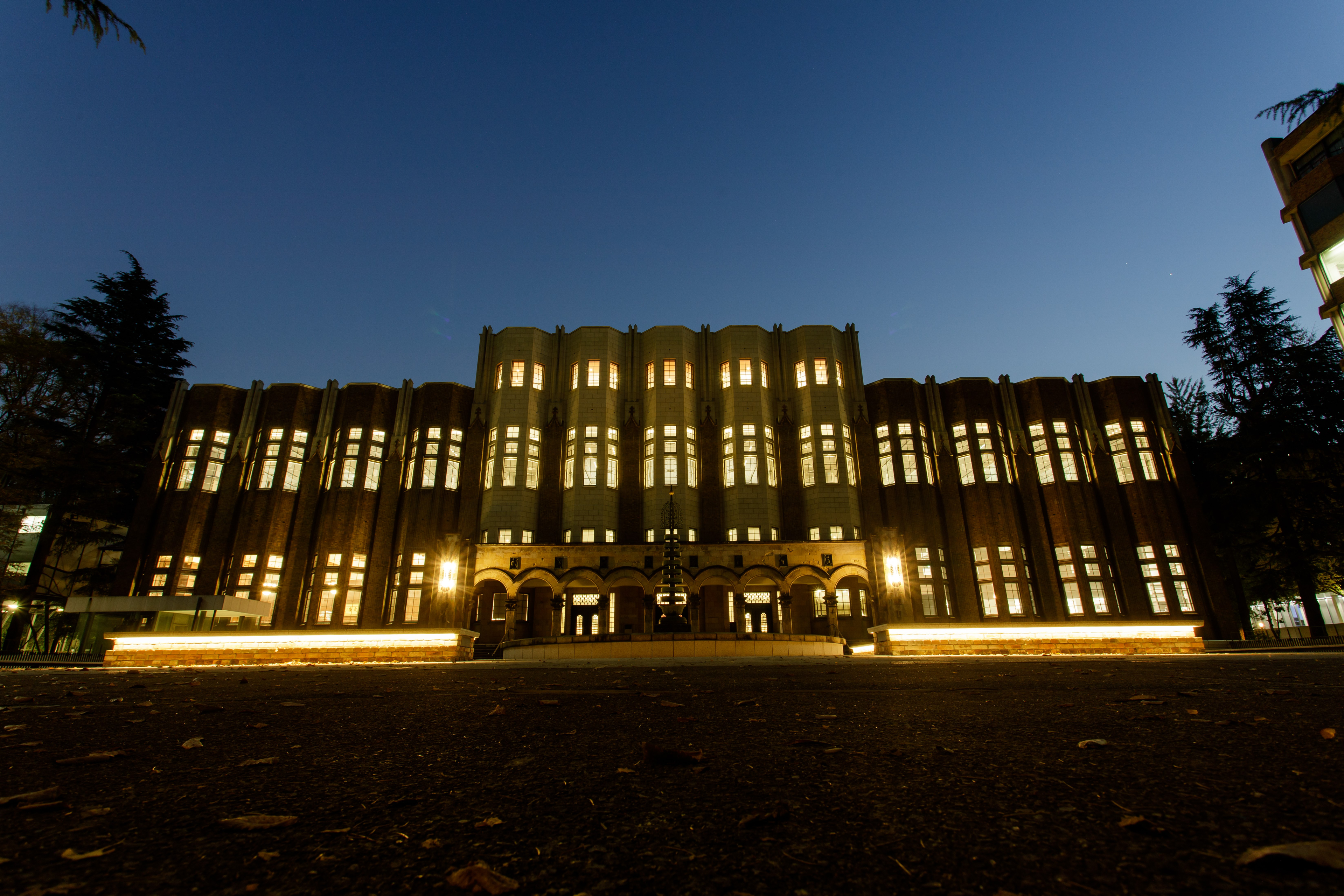 東京大学総合図書館 <93年の時を超える>