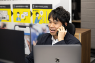 お客様のお電話に対応中