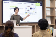 まずは3週間～1ヶ月の基礎研修からスタート！ Webマーケティングや営業の基礎、自社サービスについてイチから学びます。