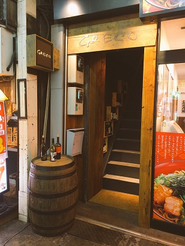 2号店は「大人の隠れ家」というコンセプトのもと、入口をあえてわかりにくくしています