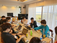 合宿〜沖縄の海が見える部屋でミーティング〜