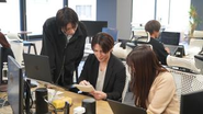 施策ごとにチームを編成し、協力しながら進行します