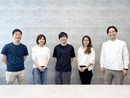 性別、学歴、年齢といった属性に関わらず、全員が成果主義のもと、プロ意識をもってものづくりに取り組んでいます。