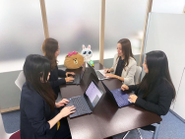 社内打ち合わせ風景