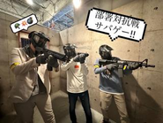 サバゲーは人気企画！厚手の服装じゃないと負傷します(笑)