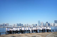 めちゃくちゃ真夏に見えて、これ12月に撮影してます。よく見てください、指先とか全員震えて写ってないですから