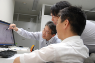 分からない時は丁寧に指導します。
