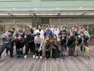 年に一度の社員旅行（写真は2024年高尾山）やBBQ（ファミリーデイ）、納会、忘年会なども定期的に開催しています。また、e-Sports部（スマブラカップ）やバンド部、ボードゲーム部も発足されて任意参加で楽しい時間を過ごしています