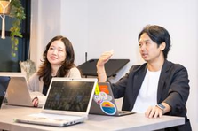 博報堂で経験を積んだ共同創業者・新規事業を複数立ち上げた代表に挟まれる環境