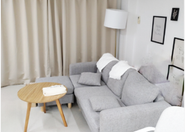 「ドラマみたいだ」などの自社メディアをはじめ、数多くの案件動画などの撮影をしている自宅風のハウススタジオ