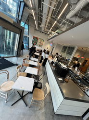 カフェが併設されてます