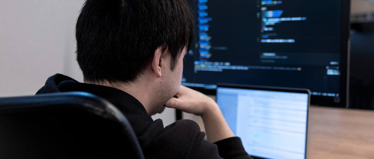 ファーストキャリアで差をつける。IT市場で1年目から圧倒的な実力を。